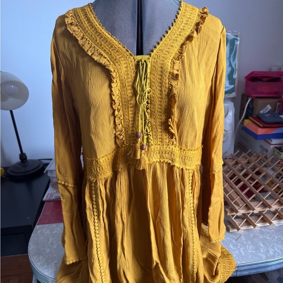 Yellow Women's Top - Picture 1 of 2